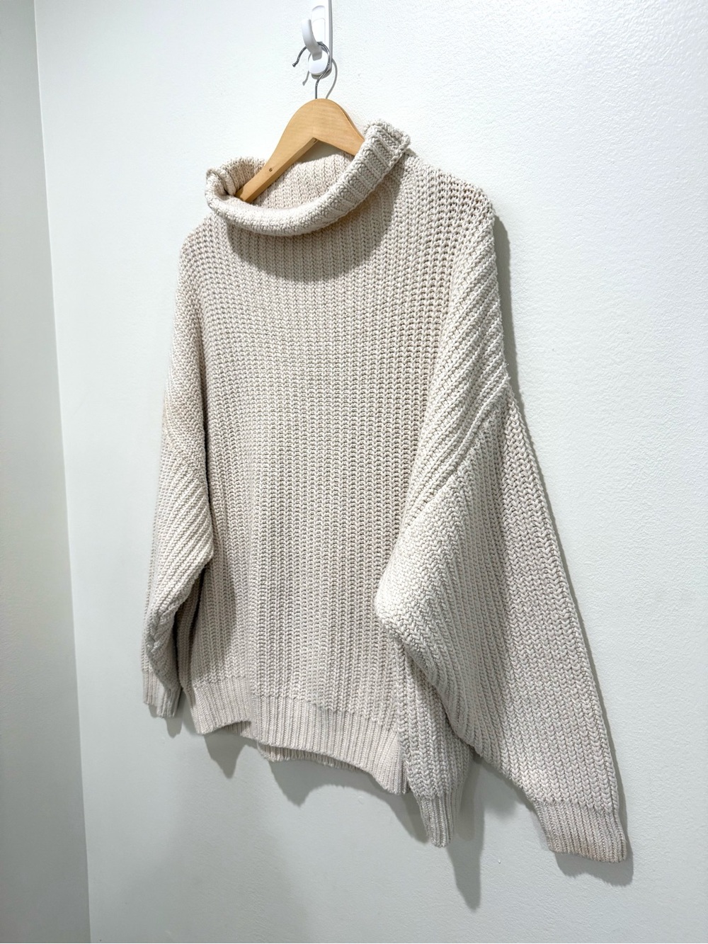 Free People Ivory Cable Knit Cotton Chunky Cowl Neck Oversized Sweater Medium - Picture 2 of 11